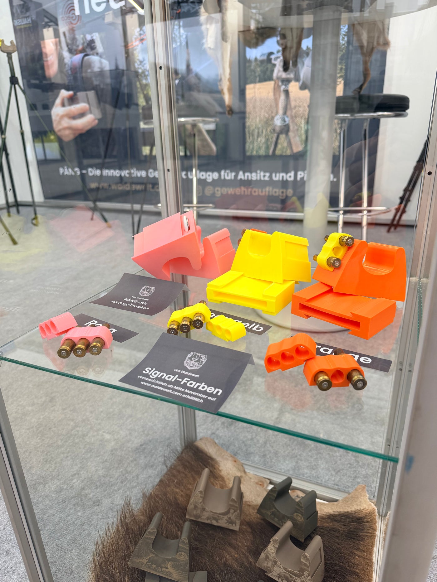 Messeneuheit: neben vier tollen neuen Motiven, die ihr bereits im Shop kaufen könnt, gibt es voraussichtlich ab Mitte November die Signalfarben Rosa, Neongelb und Orange.