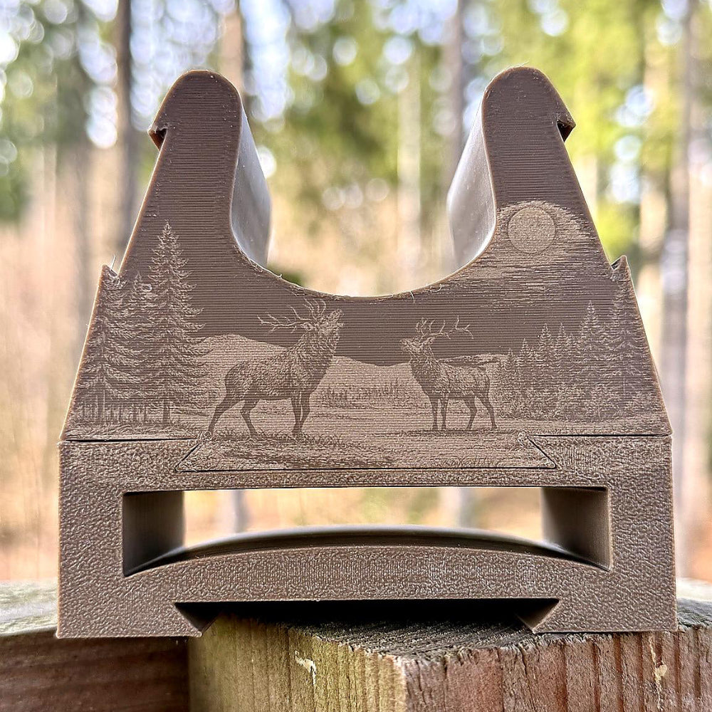 Gewehrauflage Päng in erdbraun mit dem Motiv "Hirsch"